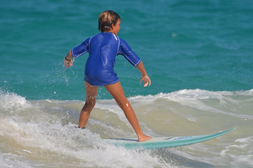 surf-kids-surf-enfants surf kids surf enfants 1